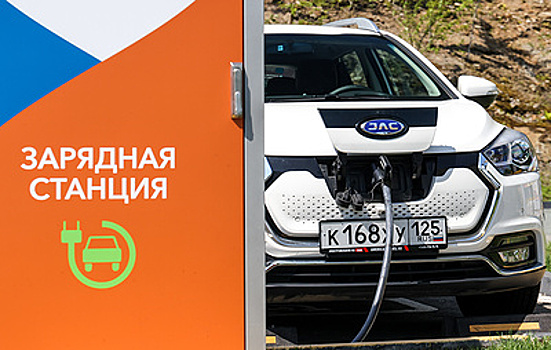 Парковки хотят обеспечить зарядками для электрокаров