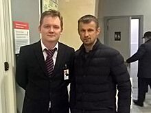 Футбольный фанат потерял работу из-за фото с новым тренером "Уфы" Семаком