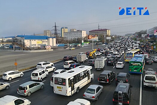 Аварии блокируют движение по трафиковым дорогам Владивостока