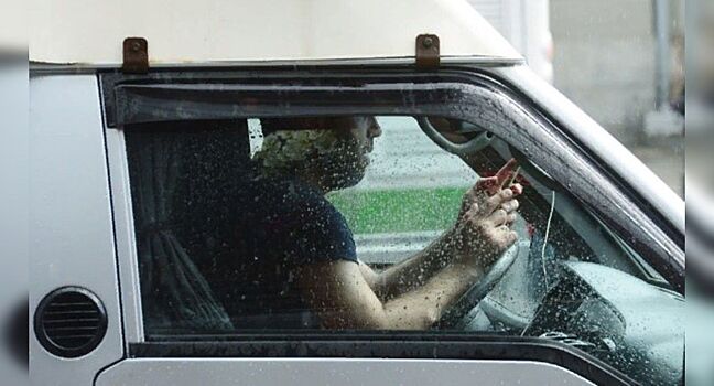 В ГИБДД объяснили методику наказания водителей за разговоры по телефону