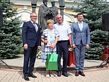 Калужанам вручили медали "За любовь и верность"