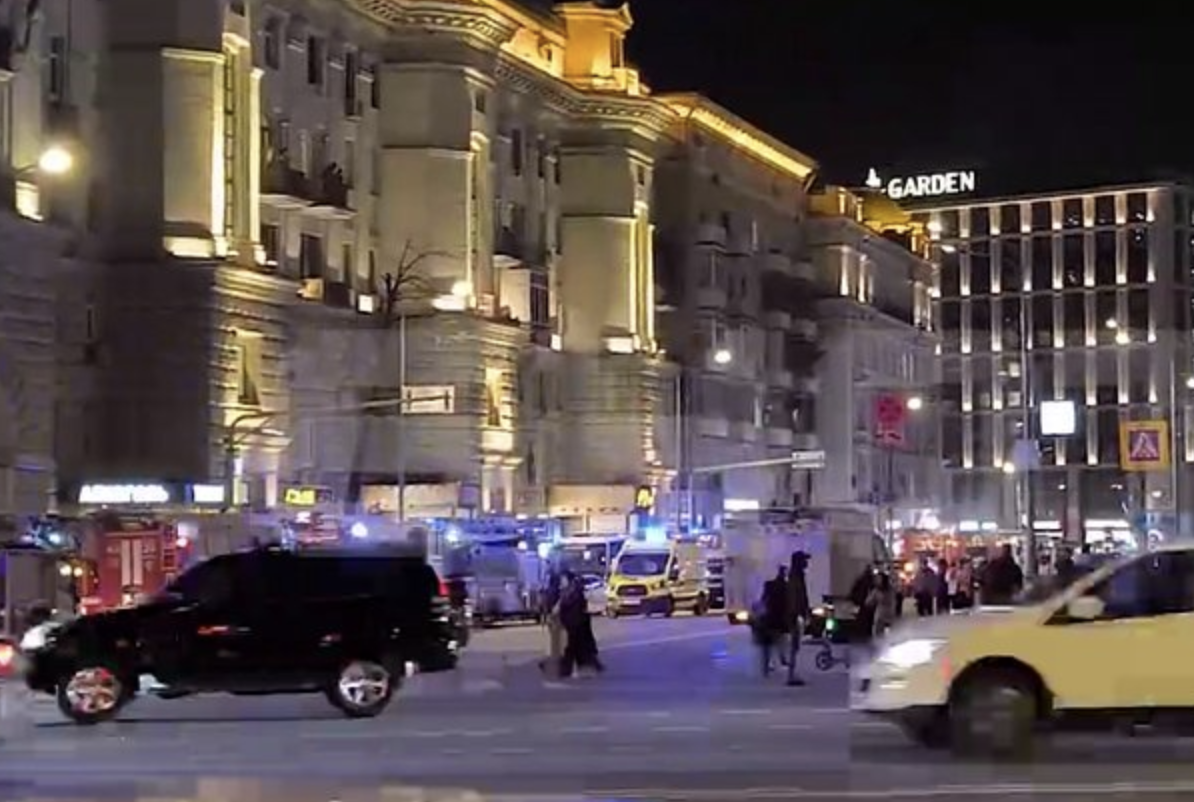 В центре Москвы загорелось кафе