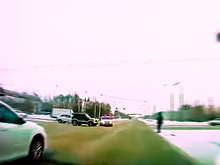 Гаишник так торопился, что протаранил встречное авто