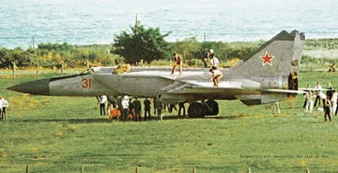 Как лётчик Беленко сбежал в Японию на сверхсекретном самолёте МиГ-25