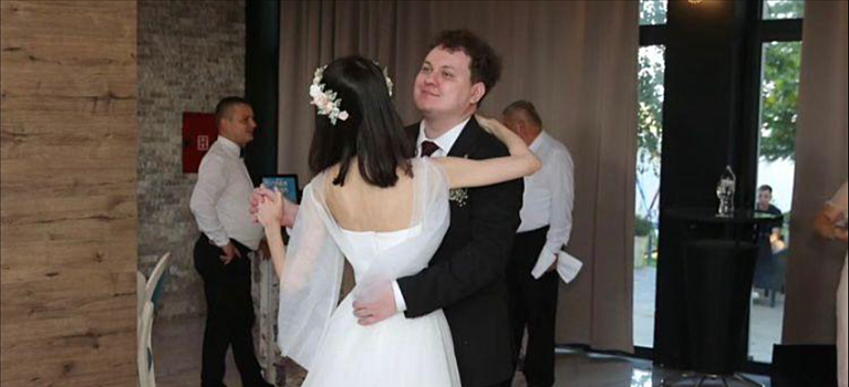 Блогер Юрий Хованский сыграл свадьбу в Сербии после выхода из СИЗО