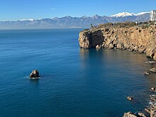 Роковое селфи: россиянка сорвалась со скалы в Турции. Что с ней сейчас