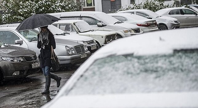 Снег, ураган и град: в городах РФ бушует непогода