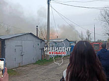 Гаражи загорелись на кемеровском проспекте