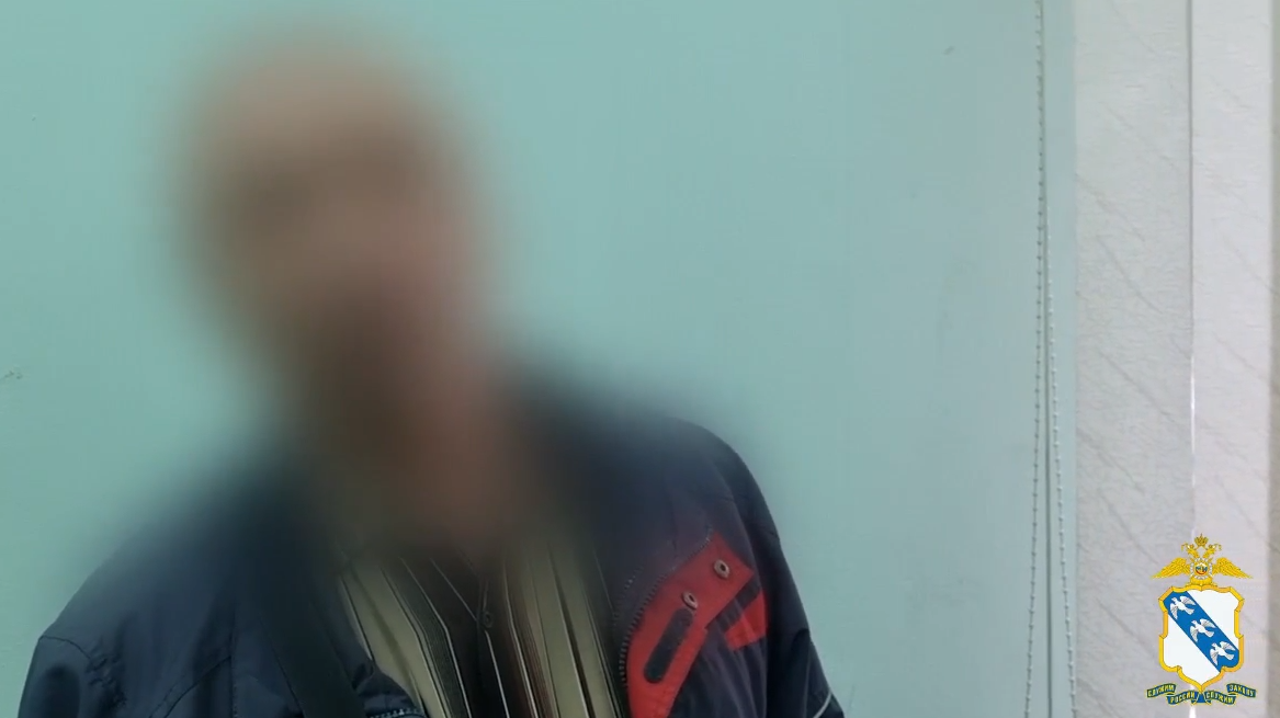В Курске поймали курьера мошенников, забравшего у супружеской пары 3 миллиона