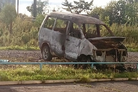 В ЕАО сожгли автомобили главы поселения и депутата