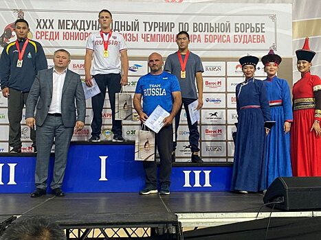 Борцы из Красноярска выиграли 5 медалей Международного турнира среди юниоров