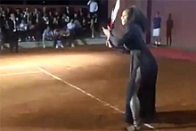 Серена Уильямс и Джокович сыграли в теннис в вечерних нарядах