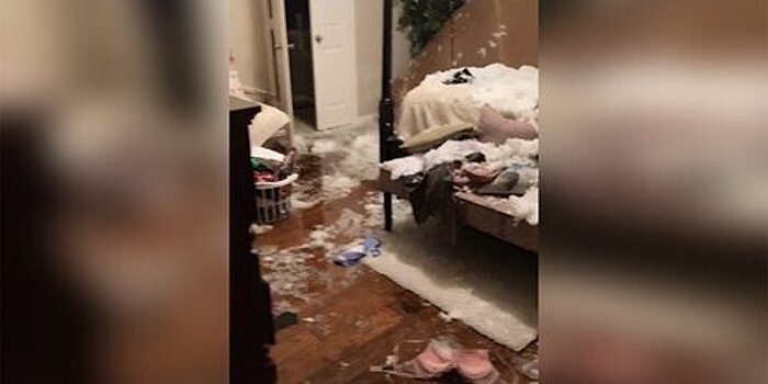 Жительница Техаса показала лопнувшие из-за мороза трубы в доме
