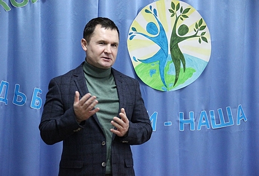 Депутат омского Заксобрания Бонковский поздравил исилькульскую станцию юннатов с юбилеем