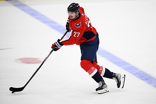 Дебютный гол Алексеева в НХЛ помог «Вашингтону» победить «Баффало»