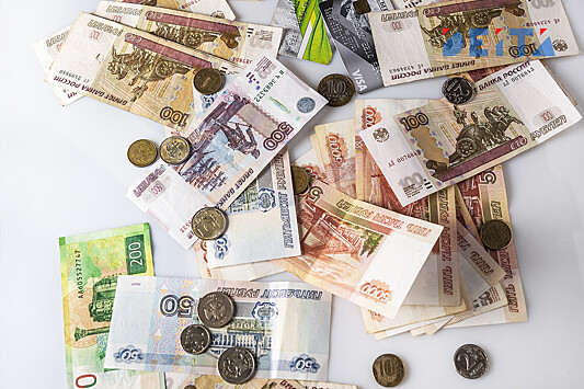 Деньги максимально обесценились: что стоит сделать всем россиянам, объяснил экономист