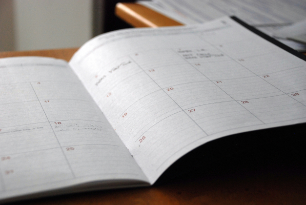 Минтруд представил график праздников в 2025 году