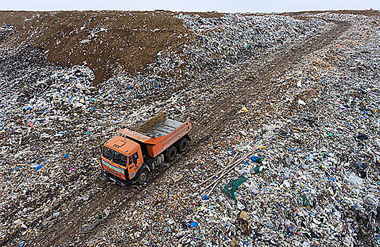 Деньги, закопанные в мусор: на что уходят средства, которые получают полигоны?