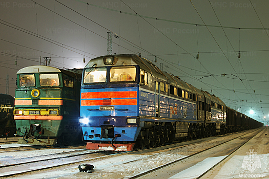 Под Красноярском пассажирский поезд столкнулся с грузовым составом
