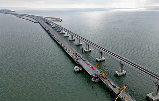 Проезд по Крымскому мосту для некоторых грузовиков будет закрыт с 11 декабря