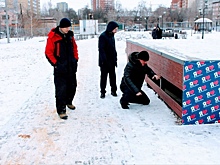 В челябинском сквере Колющенко, где строят зимний городок, «поработали» вандалы