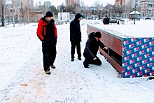 В челябинском сквере Колющенко, где строят зимний городок, «поработали» вандалы