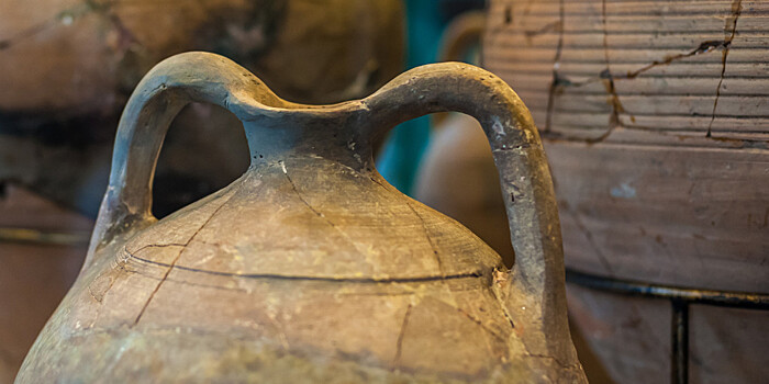 В Китае нашли древний кувшин с неизвестной жидкостью