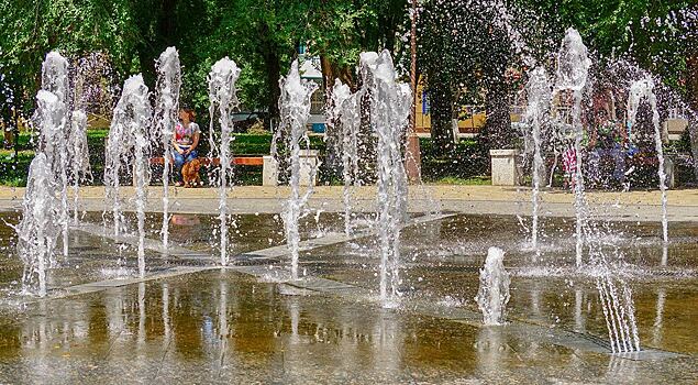 В Центральном парке Новосибирска начали строить сухой фонтан