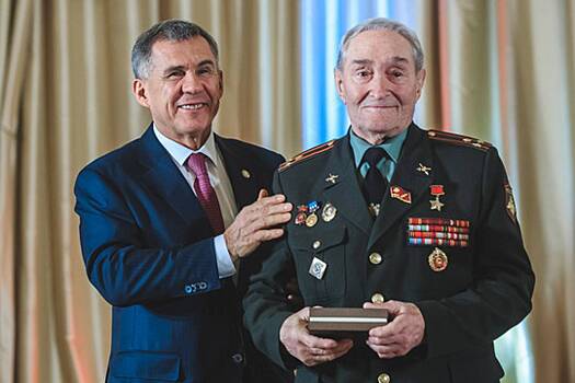 Герой Советского Союза получил госнаграду в казанском Кремле