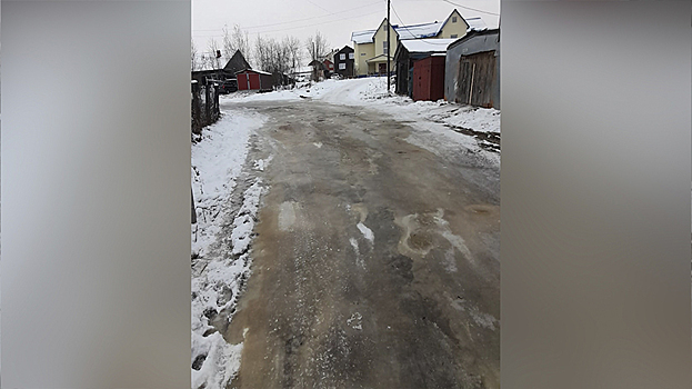 «Фекальный каток»: в Салехарде появился новый «аттракцион»