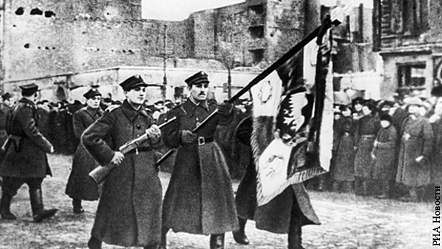 Зачем Польша обвиняет освободителей в провале Варшавского восстания