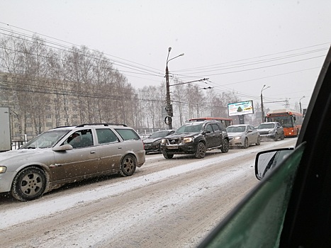 Огромные пробки образовались в Нижнем в первый день весны