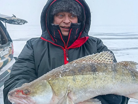 Главный кинозлодей РФ Анатолий Кот наловил судаков на Обском море