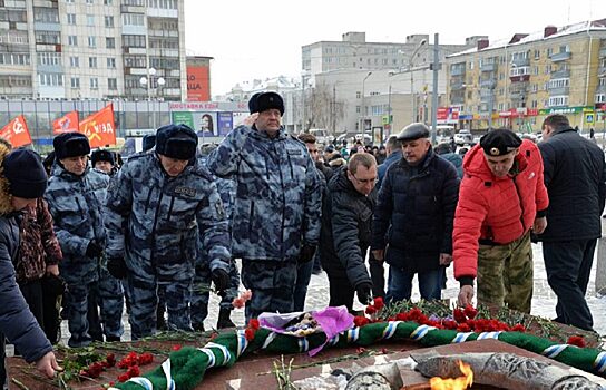 Курганцы почтили митингом память воинов, погибших на Северном Кавказе