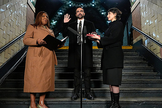 Самый необычный мэр Нью-Йорка принес на Коране присягу на станции метро