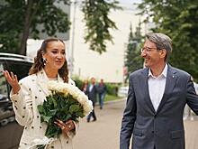 "Я стала мамой поросенка!": Ольга Бузова, оплодотворив свинью, приложила руку к росту поголовья