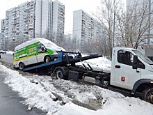 С парковки на ул. Академика Капицы эвакуировали брошенный автомобиль