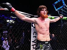 Видео: Шара Буллет показал свою тренировку «на лапах»