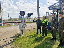 Ульяновские военные автоинспекторы провели акцию, посвященную Международному дню безопасности на железнодорожных переездах