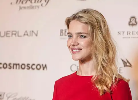 Модель Наталья Водянова вышла в свет в Риме с сыном Виктором от первого брака