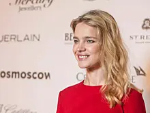 Модель Наталья Водянова вышла в свет в Риме с сыном Виктором от первого брака