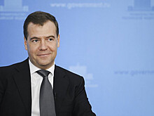 Медведев наносит удар: экс-премьер рвется в главное кресло