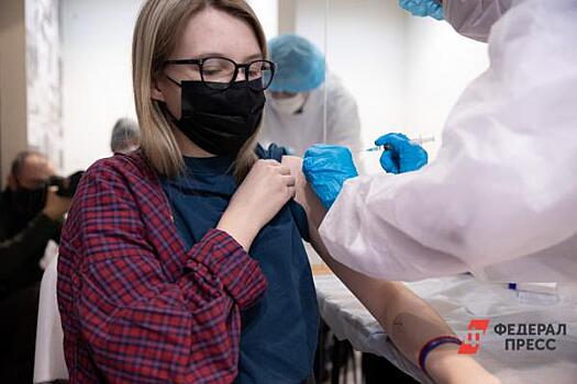 Кузбасских подростков начнут прививать от коронавируса после Нового года