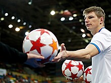 Аршавин, Ван Дер Варт, Сиссе и другие звезды зажгли на Кубке легенд. Их голы вскружат вам голову