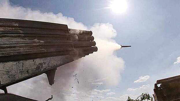 Центр Донецка подвергся массированному обстрелу