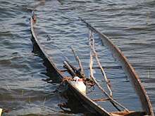 В Астраханской области юноша спас отца из воды, когда их лодка опрокинулась