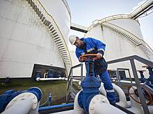 Россия переориентировала поставки газа и нефти с Запада на Восток