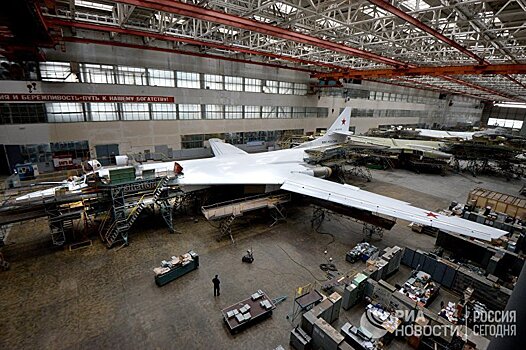 Российский сверхзвуковой бомбардировщик Ту-160 направляется в Арктику