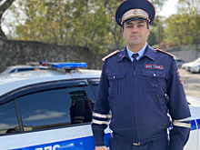 В Краснодарском крае госавтоинспектор оказал доврачебную помощь девочке, которая, катаясь на велосипеде, попала под колеса автомобиля