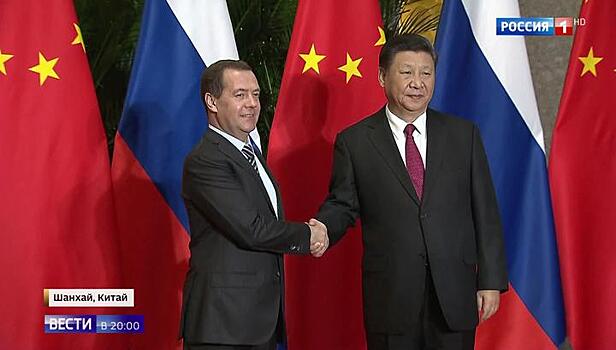 Сотрудничество РФ и КНР вызывает у конкурентов "болезнь красных глаз" и черную зависть